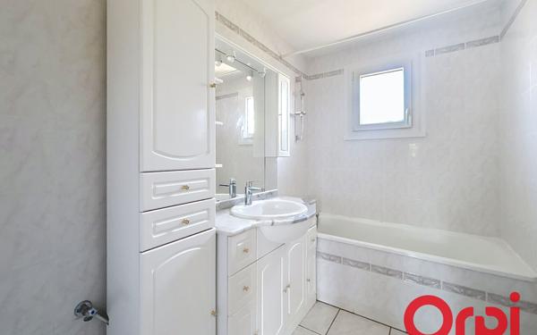 Maison à vendre    4 pièces • 92,92 m2 Vendat