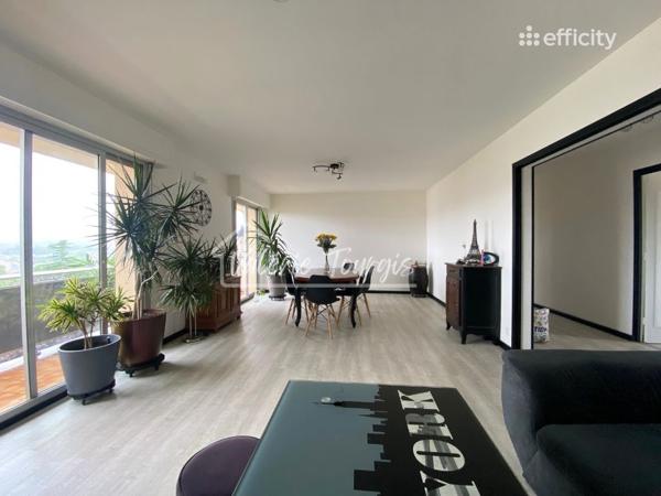 Appartement
         5 pièces
        - 94 m² 139 900 € *