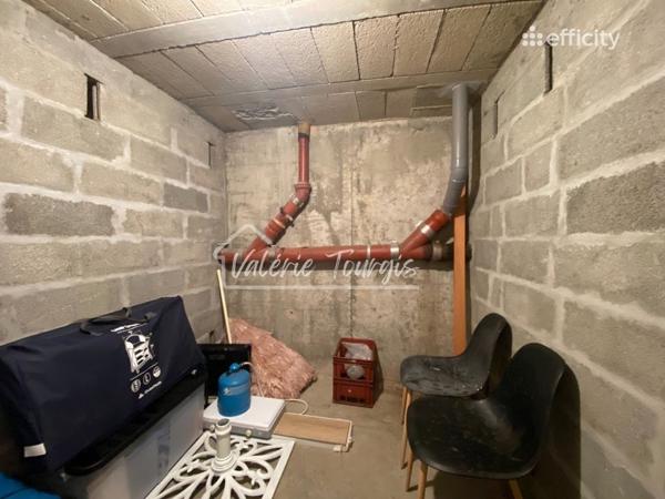Appartement
         5 pièces
        - 94 m² 139 900 € *
