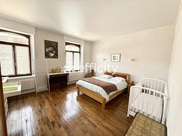 Maison 7 pièces - 173 m² Exclusivité efficity