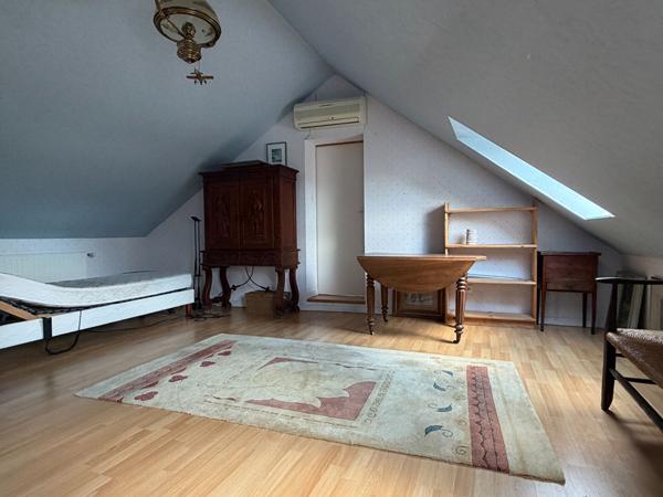 A Vendre, Maison Bouchemaine La Pointe, 7 pièces, 135 m2, 4 chambres, vie de plain-pied, jardin.