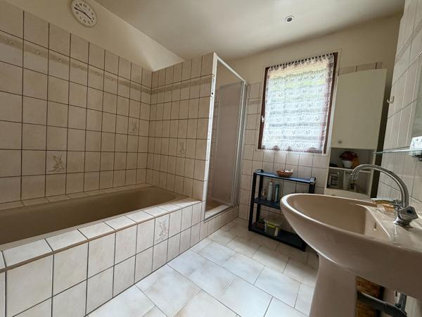 A Vendre, Maison Bouchemaine La Pointe, 7 pièces, 135 m2, 4 chambres, vie de plain-pied, jardin.
