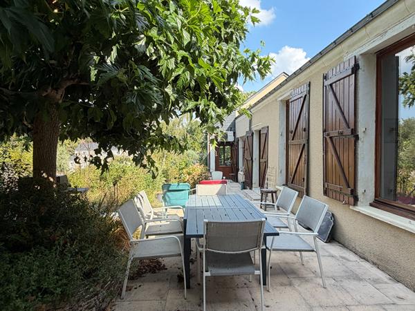 A Vendre, Maison Bouchemaine La Pointe, 7 pièces, 135 m2, 4 chambres, vie de plain-pied, jardin.