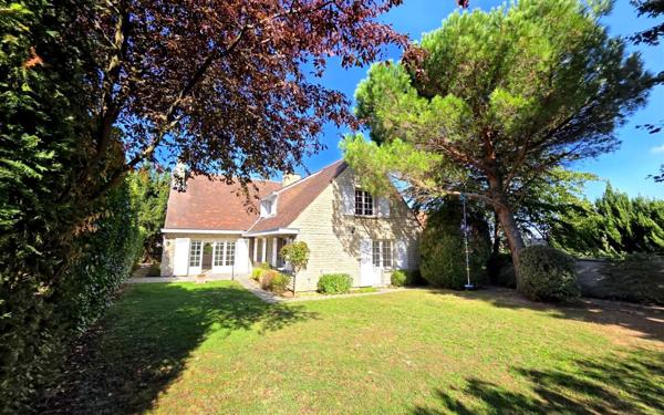 Maison à louer    8 pièces • 265 m2 Chambourcy