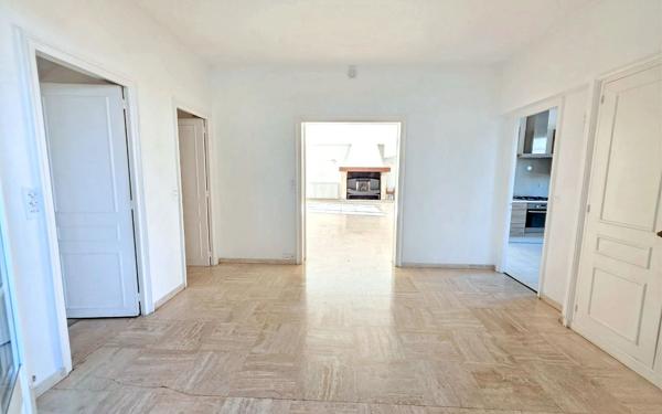 Maison à louer    8 pièces • 265 m2 Chambourcy