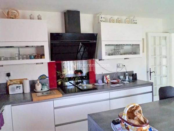 Vente                                                      Maison
                        
                     4 pièces                      100 m2                     à Auzits