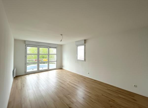 Appartement 2 pièces traversant avec parking