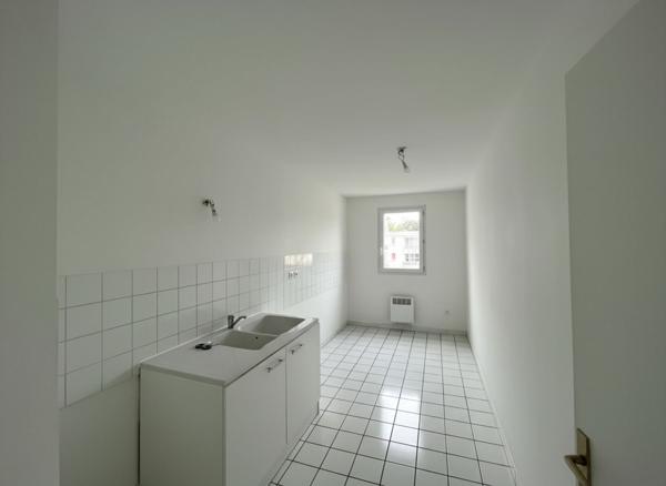 Appartement 2 pièces traversant avec parking