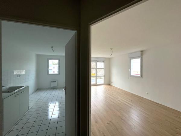 Appartement 2 pièces traversant avec parking