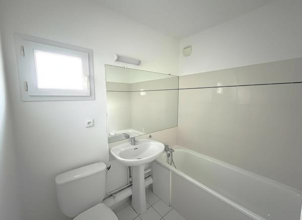 Appartement 2 pièces traversant avec parking