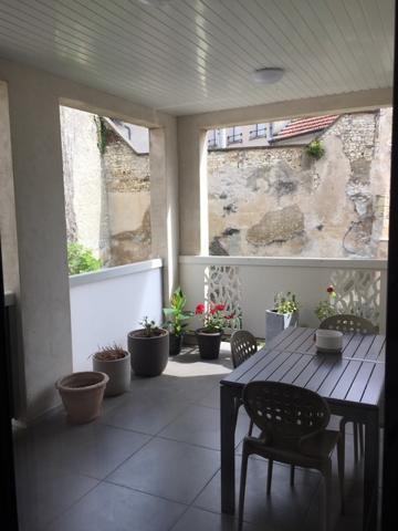 APPARTEMENT T5 MEUBLÉ et ÉQUIPÉ - 2 CHAMBRES - BUREAU