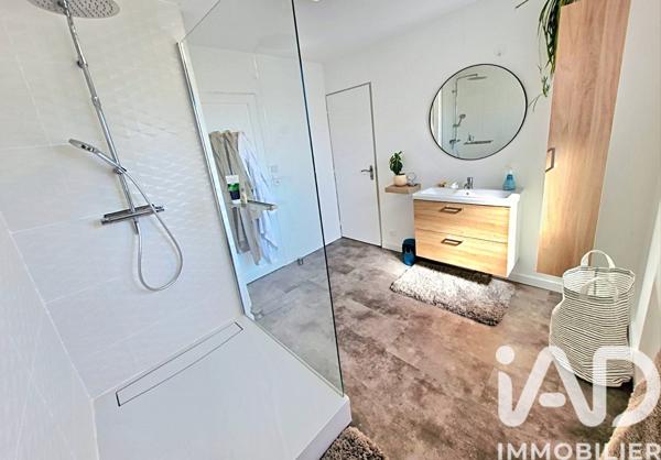 Maison à vendre 7 pièces 240 m² Injoux-Génissiat