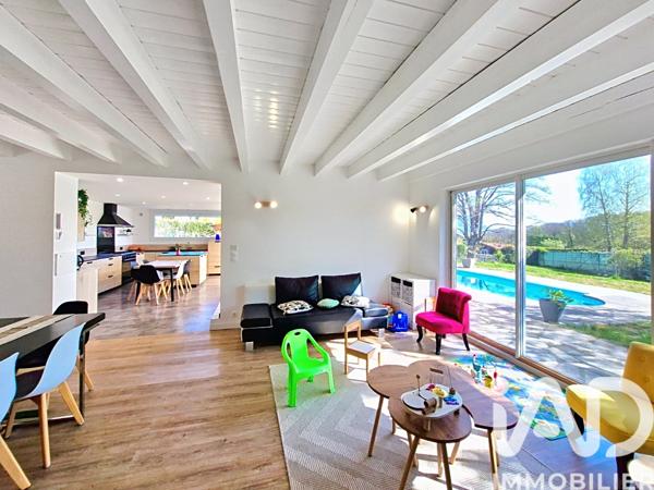 Maison à vendre 7 pièces 240 m² Injoux-Génissiat