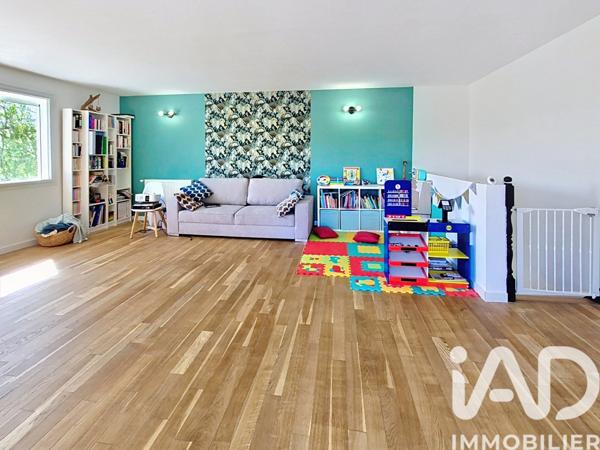 Maison à vendre 7 pièces 240 m² Injoux-Génissiat