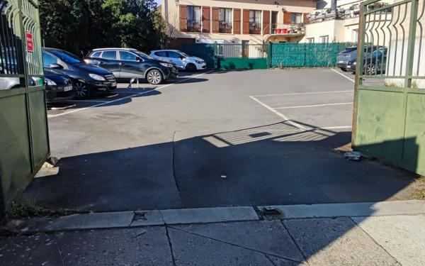 Stationnement à louer    Dammartin-en-Goële