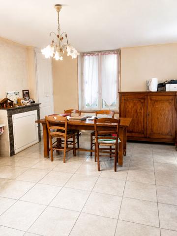 Maison familiale de 129,63 m² - La Ville-aux-Dames proche gare école commerces