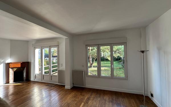 Maison à vendre    5 pièces • 92,67 m2 Saint-Maur-des-Fossés