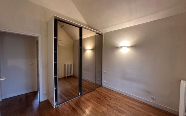 Maison à vendre    5 pièces • 92,67 m2 Saint-Maur-des-Fossés