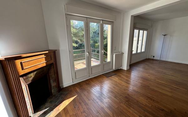 Maison à vendre    5 pièces • 92,67 m2 Saint-Maur-des-Fossés