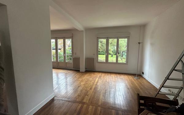 Maison à vendre    5 pièces • 92,67 m2 Saint-Maur-des-Fossés