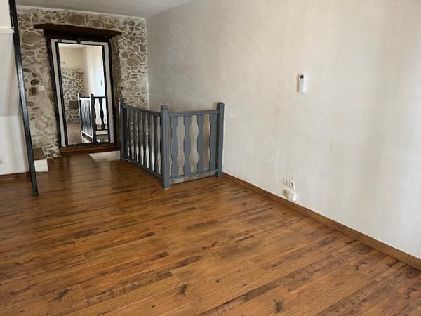 Maison à louer 550 € CC COUFFOULENS 3 p 61 m² DPE D