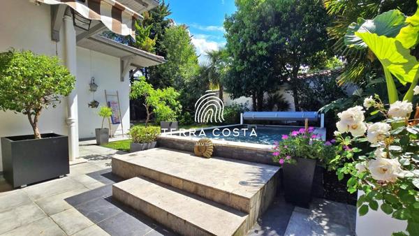ANGLET | AUX PORTES DE BIARRITZ - MAISON DE PLAIN-PIED AVEC PISCINE ET STUDIO