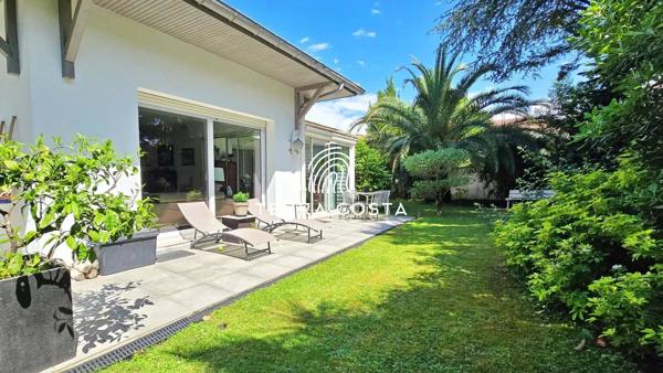 ANGLET | AUX PORTES DE BIARRITZ - MAISON DE PLAIN-PIED AVEC PISCINE ET STUDIO
