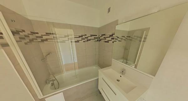 APPARTEMENT T3 A LOUER - LYON 5EME ARRONDISSEMENT Les Castors-Les Granges 85.1 m 2 1 210 € charges comprises par mois