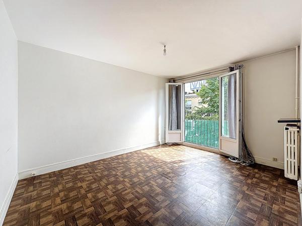 Résidence recherchée, à vendre appartement 3 pièces avec parking et cave