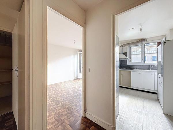 Résidence recherchée, à vendre appartement 3 pièces avec parking et cave