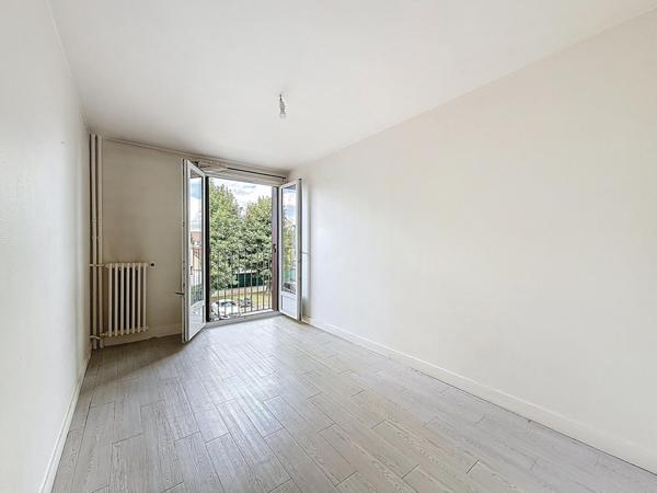 Résidence recherchée, à vendre appartement 3 pièces avec parking et cave