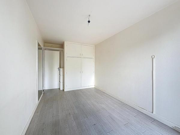 Résidence recherchée, à vendre appartement 3 pièces avec parking et cave