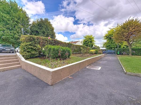 Résidence recherchée, à vendre appartement 3 pièces avec parking et cave