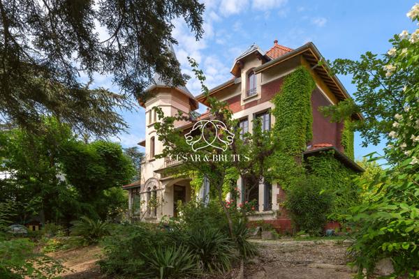 Vue Fourvière – Maison de caractère – 317m² – parcelle 1580m²