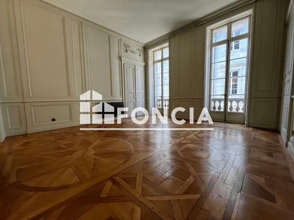 Location Appartement 3 pièces 86.4 m² - 21 RUE DE LA PREFECTURE Besancon 25000