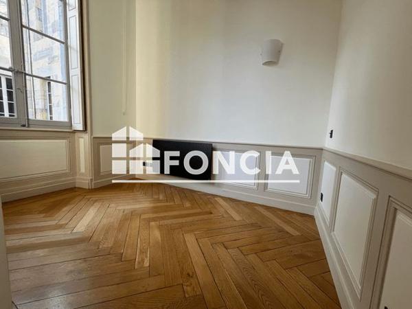 Location Appartement 3 pièces 86.4 m² - 21 RUE DE LA PREFECTURE Besancon 25000