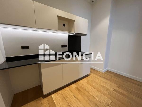 Location Appartement 3 pièces 86.4 m² - 21 RUE DE LA PREFECTURE Besancon 25000