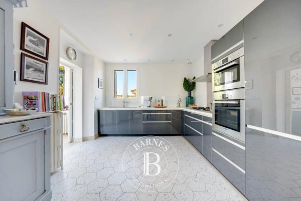 Aix-en-Provence, Maison de ville 6 Chambres -  213 m² à vendre