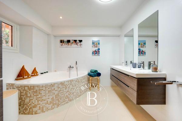 Aix-en-Provence, Maison de ville 6 Chambres -  213 m² à vendre