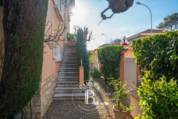 Aix-en-Provence, Maison de ville 6 Chambres -  213 m² à vendre