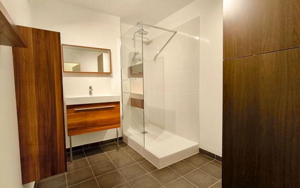 Appartement à vendre    3 pièces • 59,92 m2 Saint-Pierre-du-Perray
