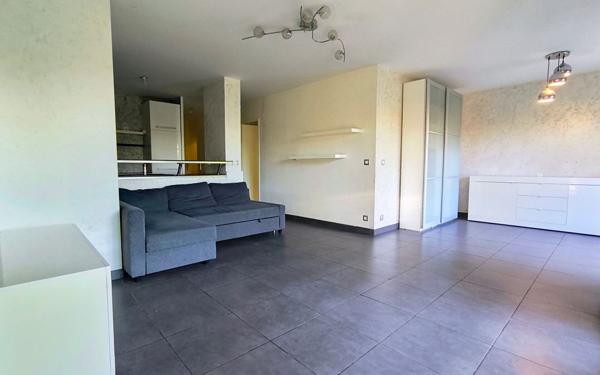 Appartement à vendre    3 pièces • 59,92 m2 Saint-Pierre-du-Perray