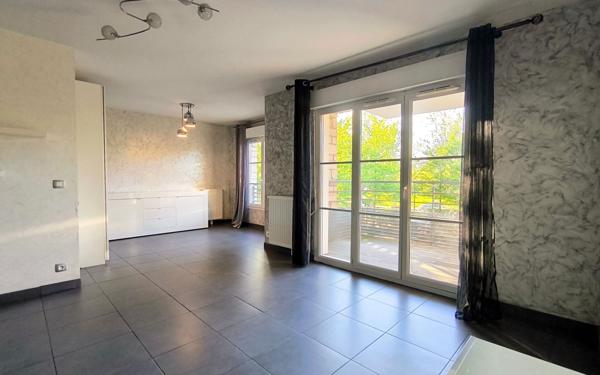 Appartement à vendre    3 pièces • 59,92 m2 Saint-Pierre-du-Perray