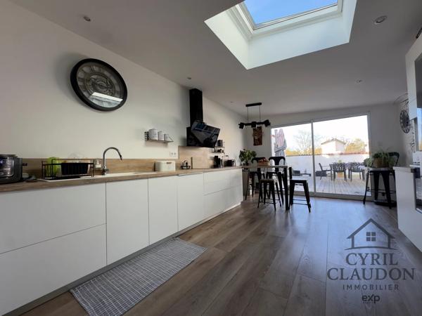 THAIRÉ – À 10 min des plages de Châtelaillon-Plage Maison rénovée – 5 pièces – Suite parentale – Terrasse, piscine & garage