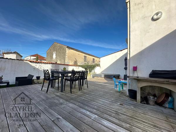 THAIRÉ – À 10 min des plages de Châtelaillon-Plage Maison rénovée – 5 pièces – Suite parentale – Terrasse, piscine & garage