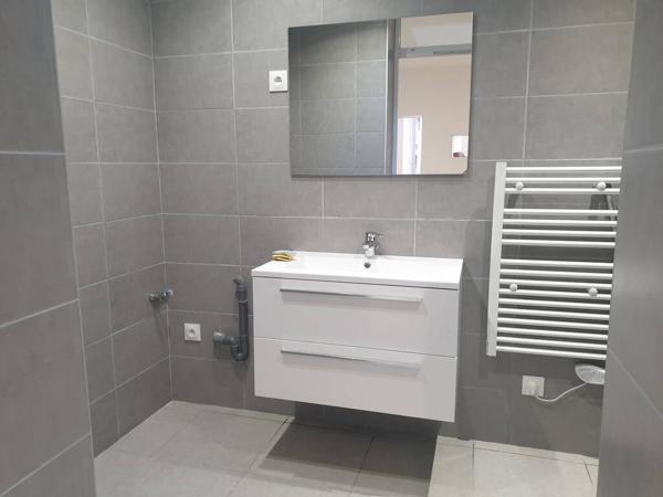 Location appartement Grenoble 38000 1 pièce 27 m²