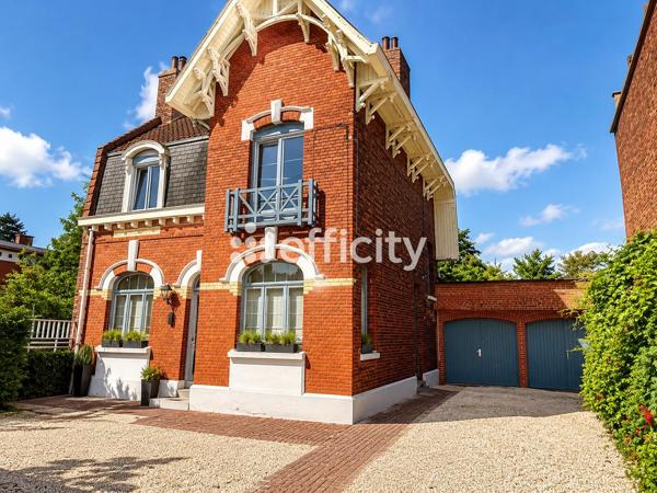 Maison
         7 pièces
        - 160 m² Exclusivité 380 000 € *