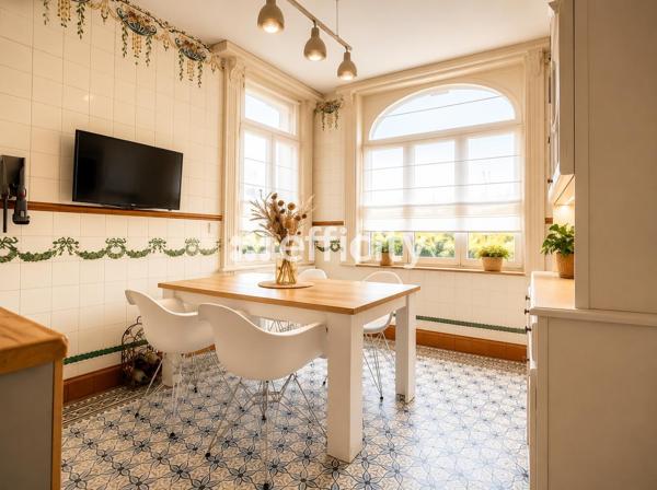 Maison
         7 pièces
        - 160 m² Exclusivité 380 000 € *