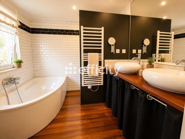 Maison
         7 pièces
        - 160 m² Exclusivité 380 000 € *