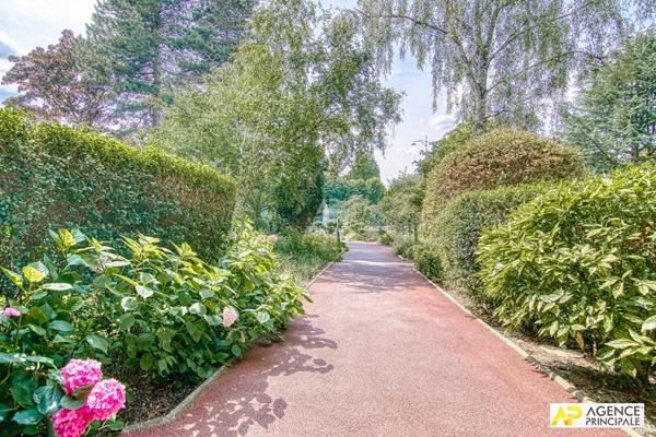 Versailles Clagny Appartement 5 pièces 113 m² rez-de-jardin avec ascenseur, cave et parking et box en sous-sol €690 000 ** - Référence 25913